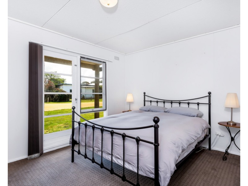 63 Cliff Street, St Leonards VIC 3223