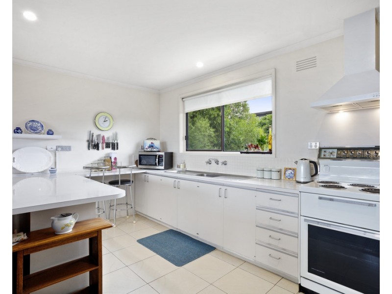 16 Maraboora Avenue, Clifton Springs VIC 3222