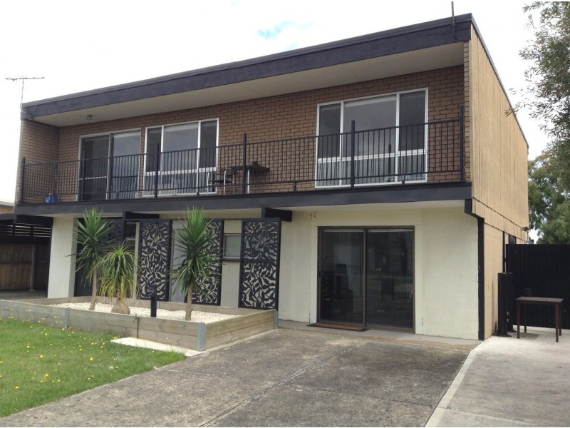 5 Rhonda Avenue, St Leonards VIC 3223