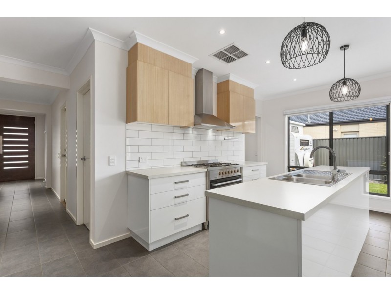 8 Oceanscape Road, Curlewis VIC 3222