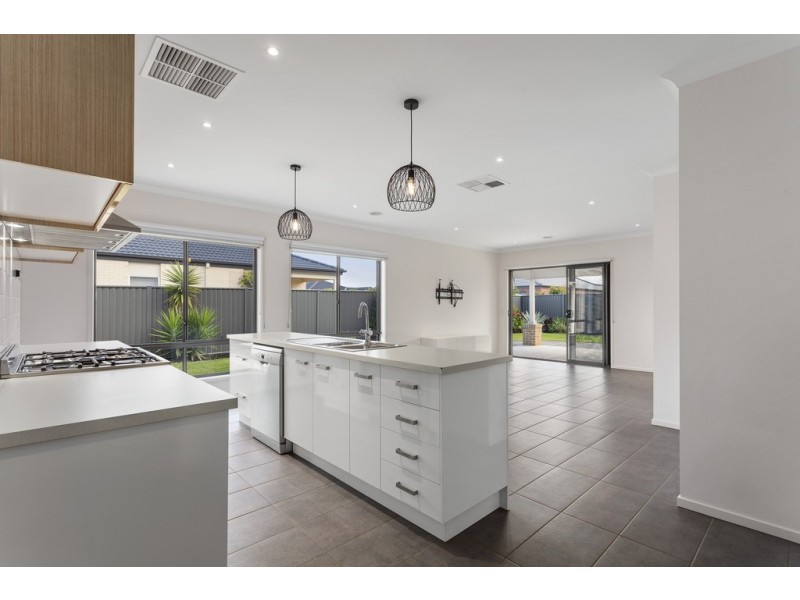 8 Oceanscape Road, Curlewis VIC 3222