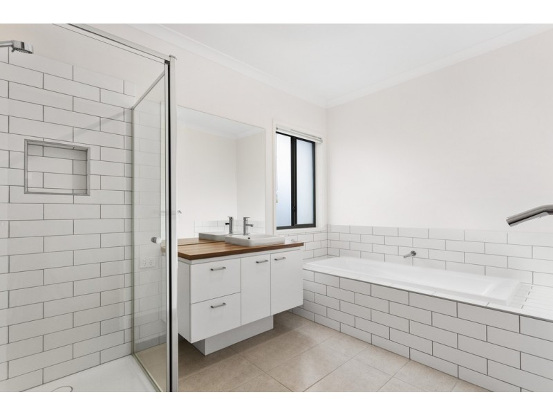 8 Oceanscape Road, Curlewis VIC 3222