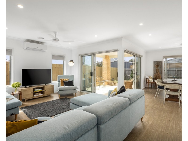 53 Miranda Crescent, St Leonards VIC 3223