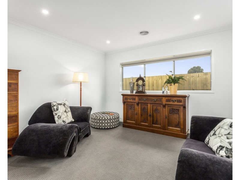 53 Miranda Crescent, St Leonards VIC 3223