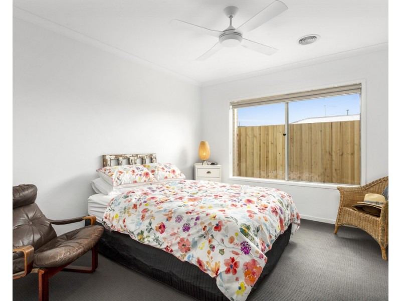 53 Miranda Crescent, St Leonards VIC 3223