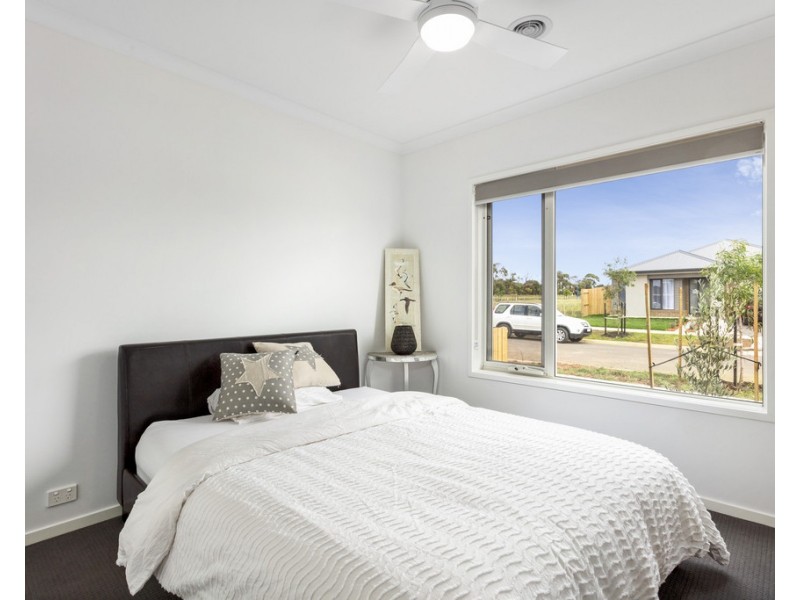 53 Miranda Crescent, St Leonards VIC 3223