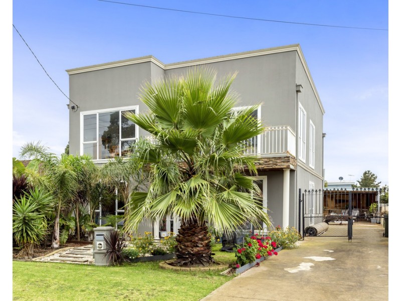 18 Gilbert Street, St Leonards VIC 3223