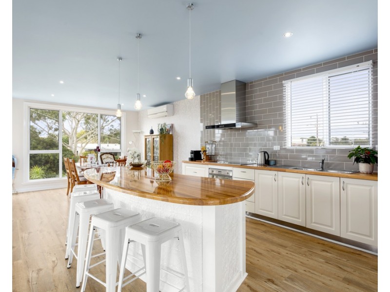 18 Gilbert Street, St Leonards VIC 3223