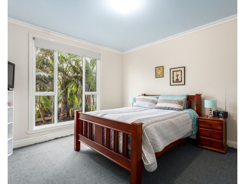 18 Gilbert Street, St Leonards VIC 3223