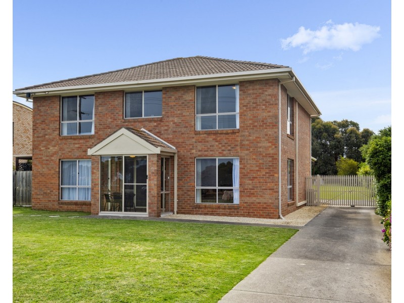 99 Bluff Road, St Leonards VIC 3223