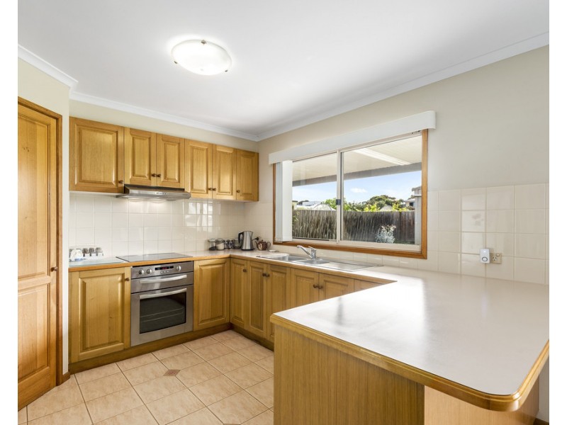 99 Bluff Road, St Leonards VIC 3223