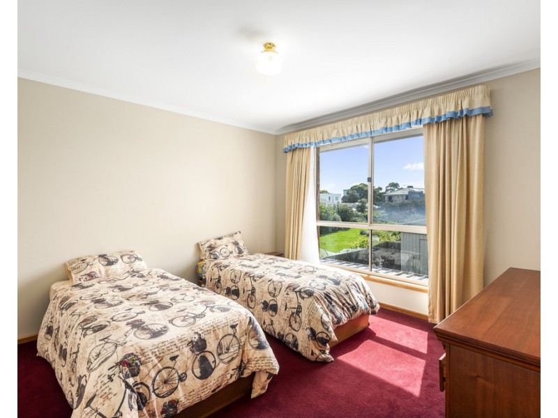 99 Bluff Road, St Leonards VIC 3223