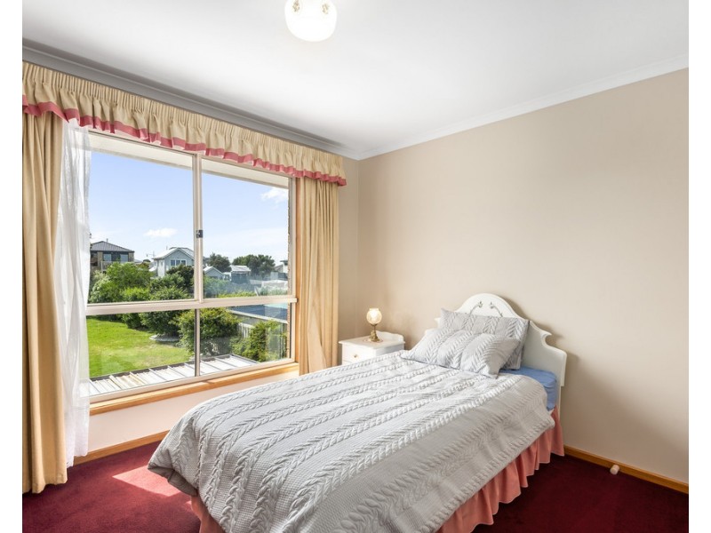 99 Bluff Road, St Leonards VIC 3223