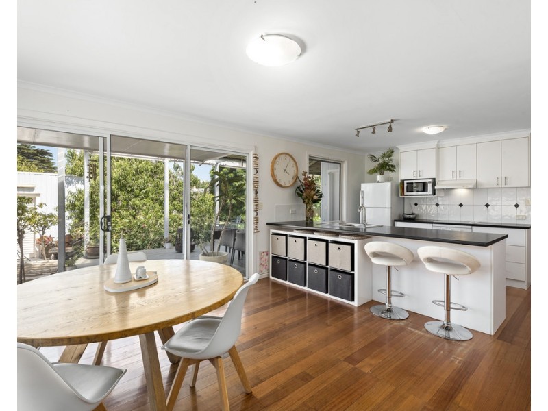 29 St Leonards Parade, St Leonards VIC 3223