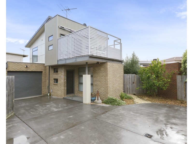 2/13 Gregory Court, Indented Head VIC 3223