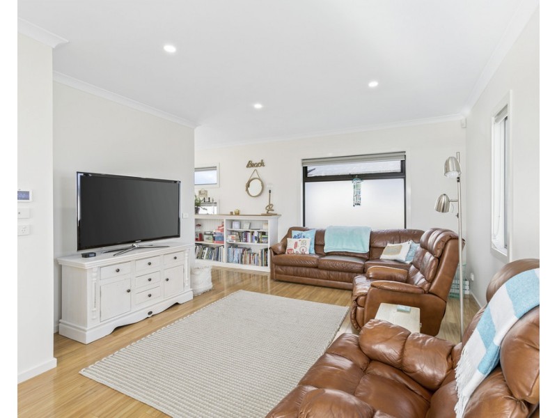 2/13 Gregory Court, Indented Head VIC 3223