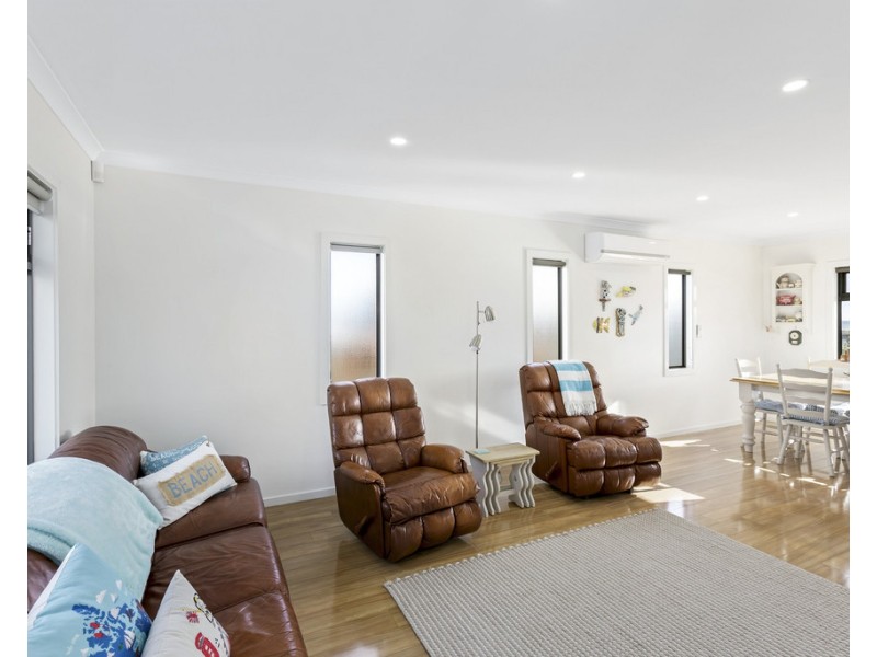 2/13 Gregory Court, Indented Head VIC 3223