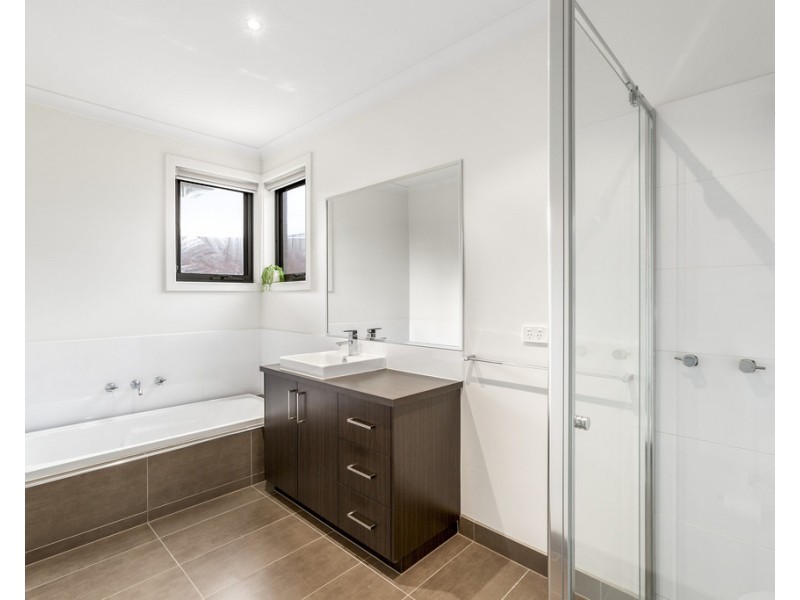 2/13 Gregory Court, Indented Head VIC 3223