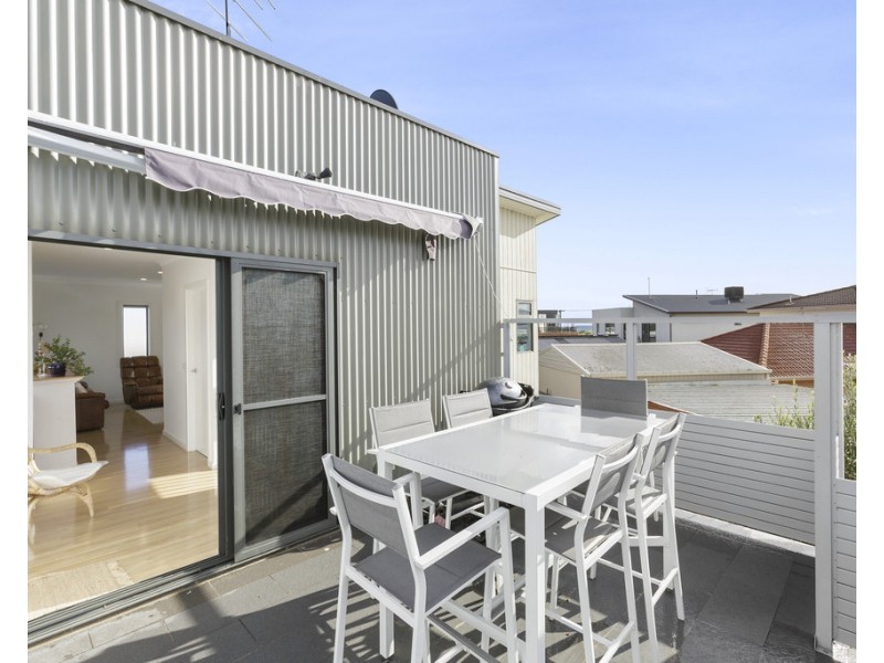 2/13 Gregory Court, Indented Head VIC 3223