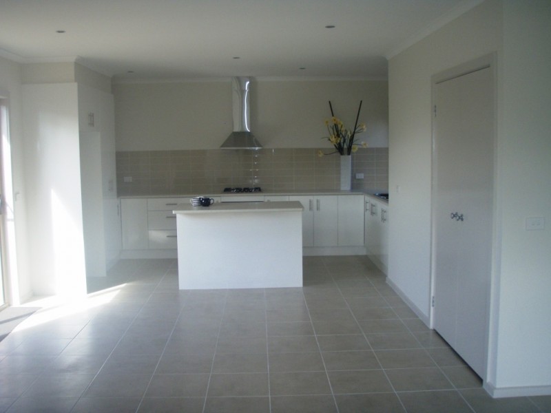2/6 Edith Court, St Leonards VIC 3223