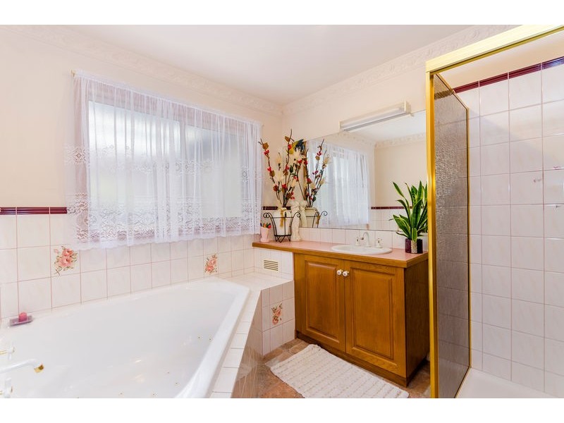 17 Bukatilla Avenue, Clifton Springs VIC 3222