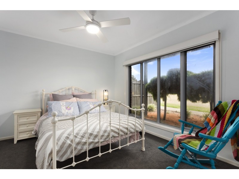 7 Seacrest Walk, St Leonards VIC 3223