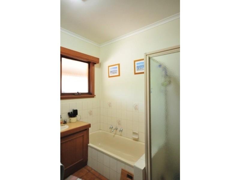 9-11 Gwinganna Drive, Clifton Springs VIC 3222