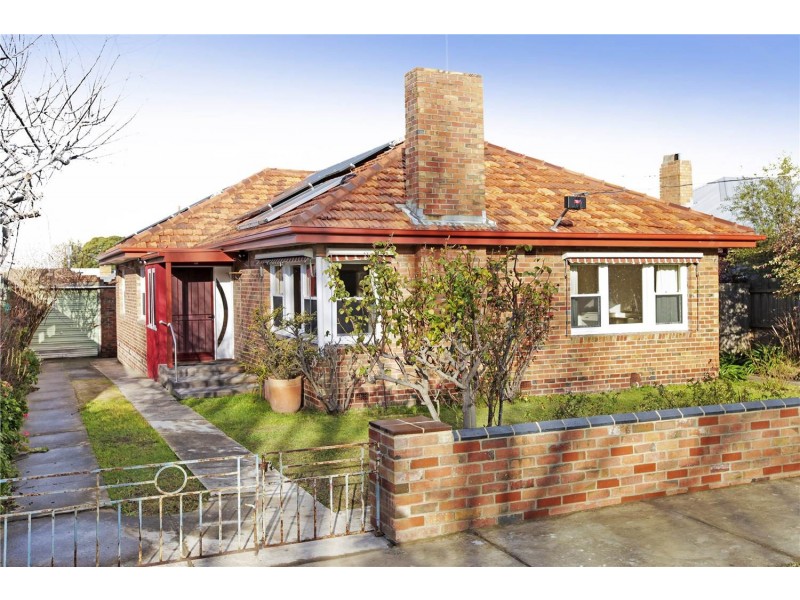 8 Philip Street, Manifold Heights VIC 3218