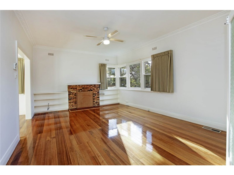 8 Philip Street, Manifold Heights VIC 3218