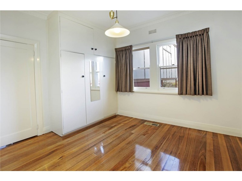 8 Philip Street, Manifold Heights VIC 3218