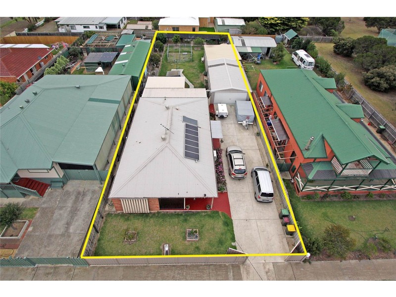 6 Cole Street, St Leonards VIC 3223