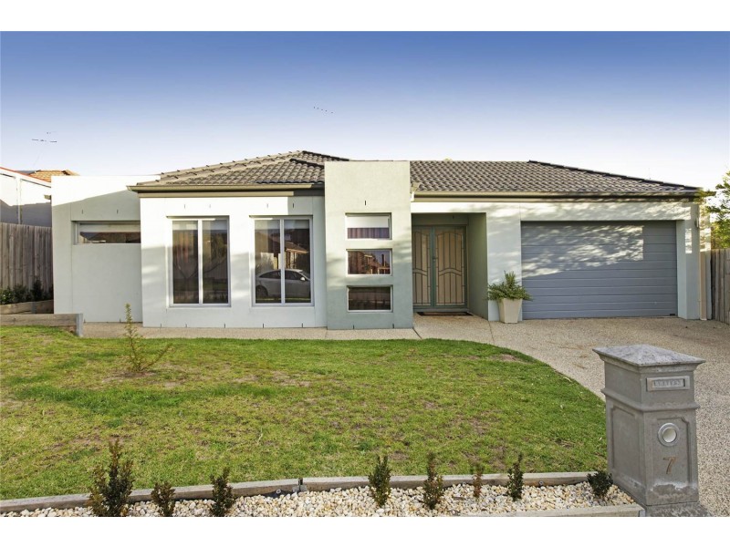 7 Woodleigh Close, Leopold VIC 3224