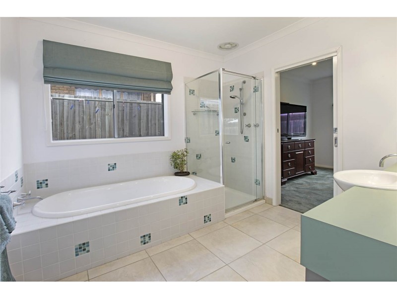 7 Woodleigh Close, Leopold VIC 3224