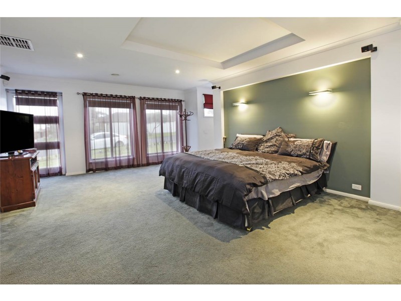 7 Woodleigh Close, Leopold VIC 3224