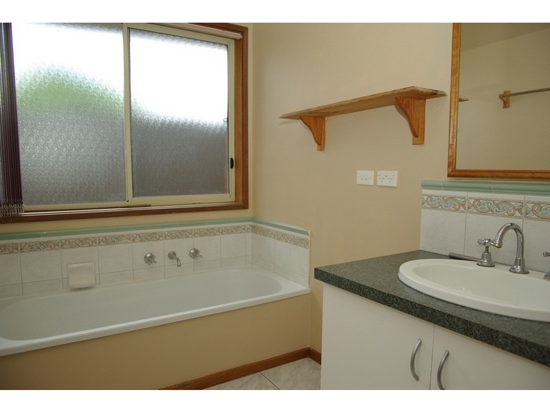 17 Kanyanya Aenue, Clifton Springs VIC 3222