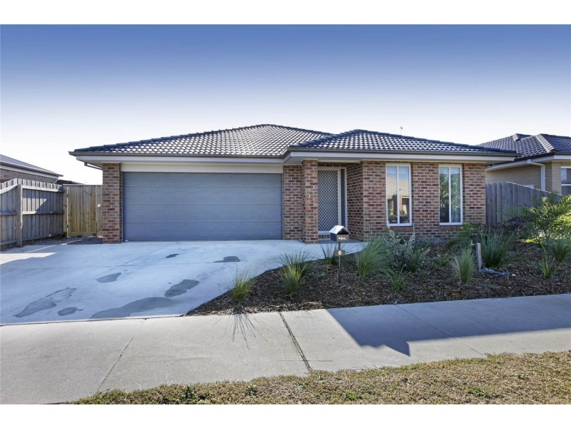 6 Wave Street, St Leonards VIC 3223