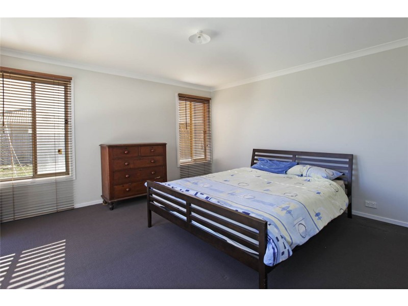 6 Wave Street, St Leonards VIC 3223