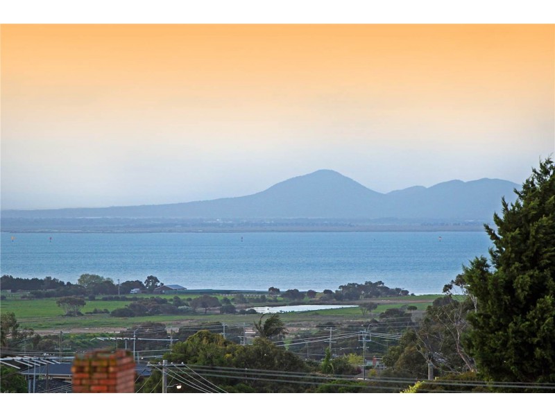 5 Mandlay Close, Leopold VIC 3224