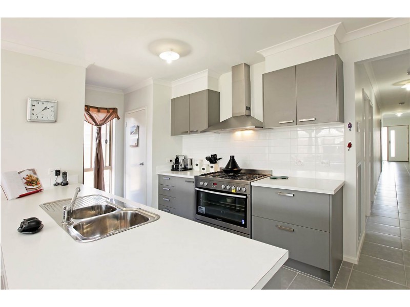 16 Baybrook Avenue, Curlewis VIC 3222