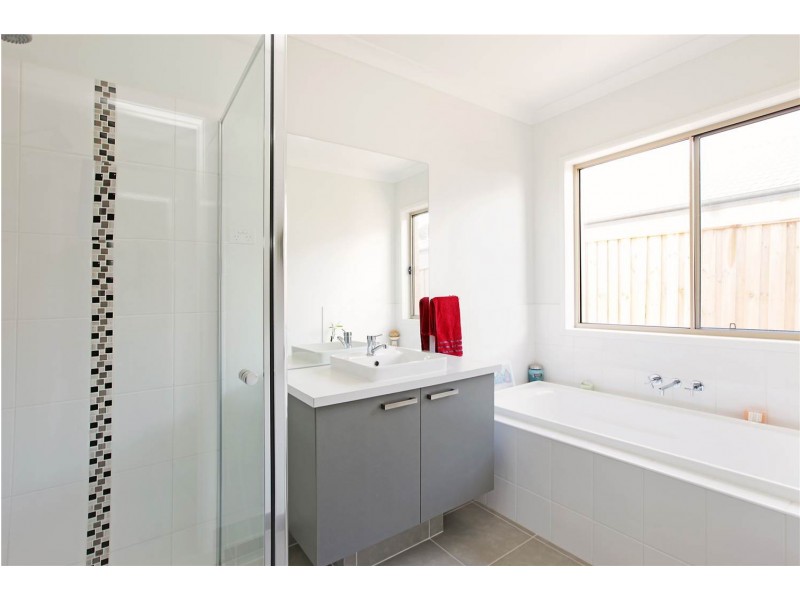 16 Baybrook Avenue, Curlewis VIC 3222