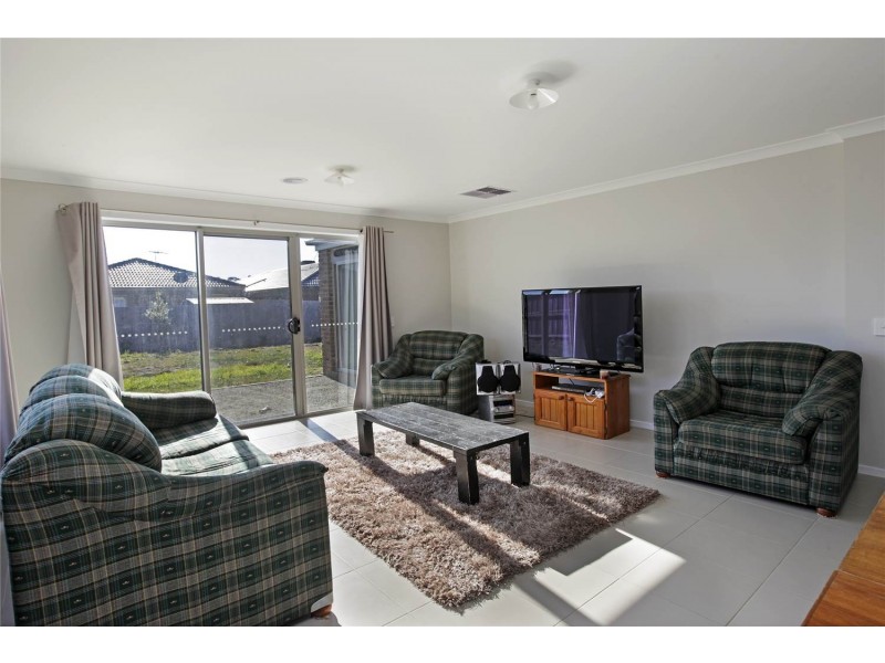 6 Wave Street, St Leonards VIC 3223