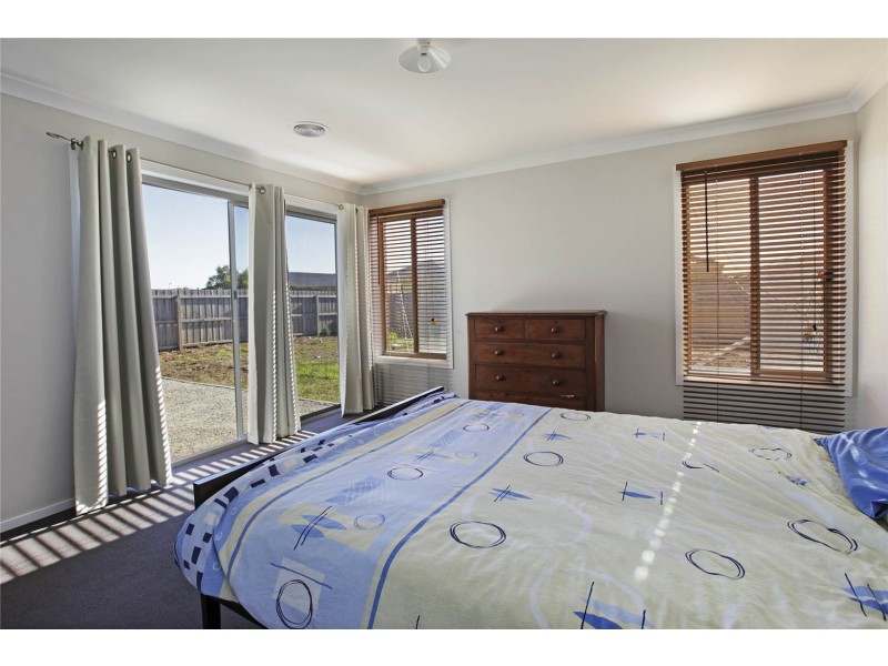 6 Wave Street, St Leonards VIC 3223