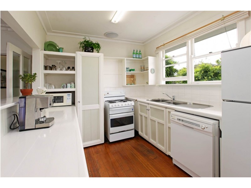 6 Howe Court, Geelong West VIC 3218