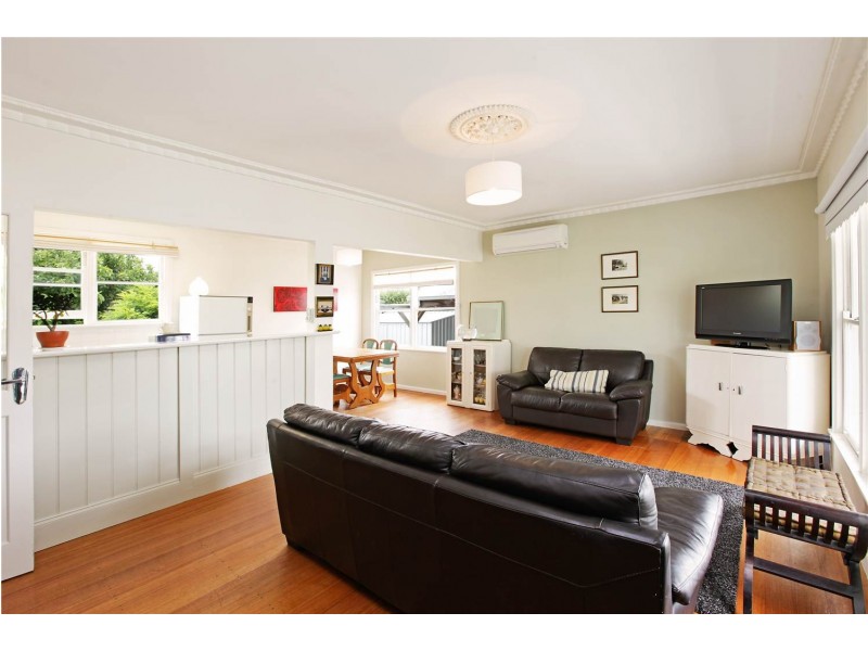 6 Howe Court, Geelong West VIC 3218