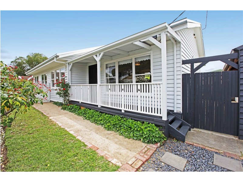 6 Howe Court, Geelong West VIC 3218