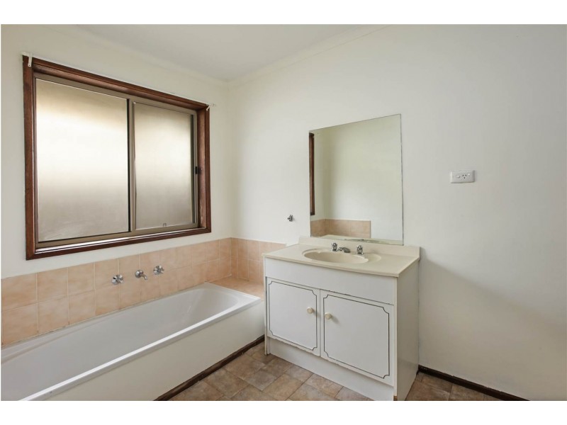 43 Yarramundi Drive, Clifton Springs VIC 3222