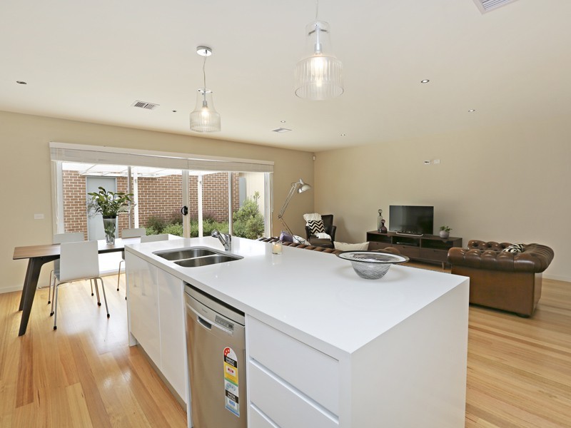 15 Harbour Way, St Leonards VIC 3223