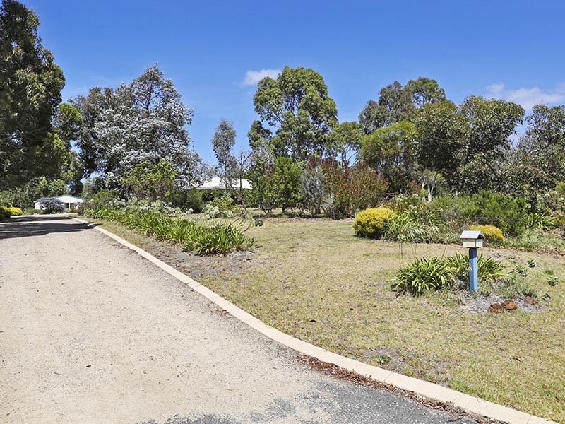 15 Glenrana Drive, Indented Head VIC 3223