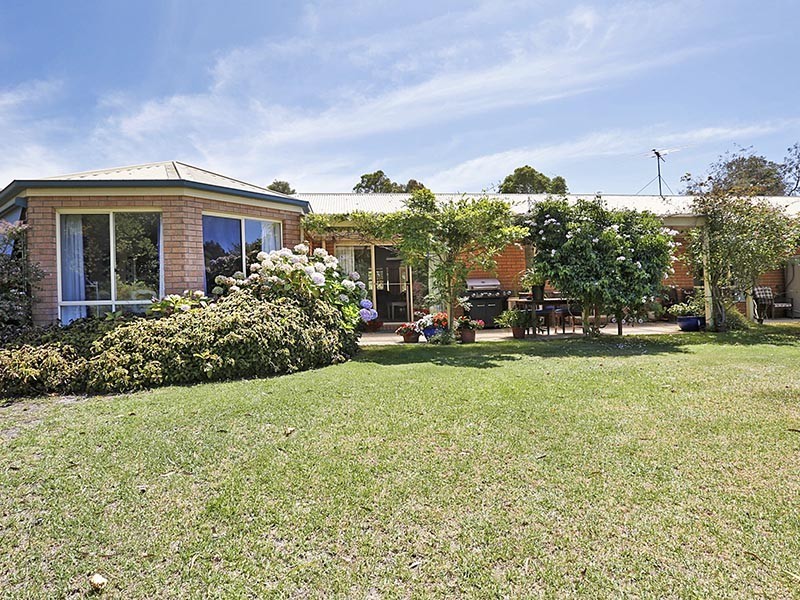 15 Glenrana Drive, Indented Head VIC 3223