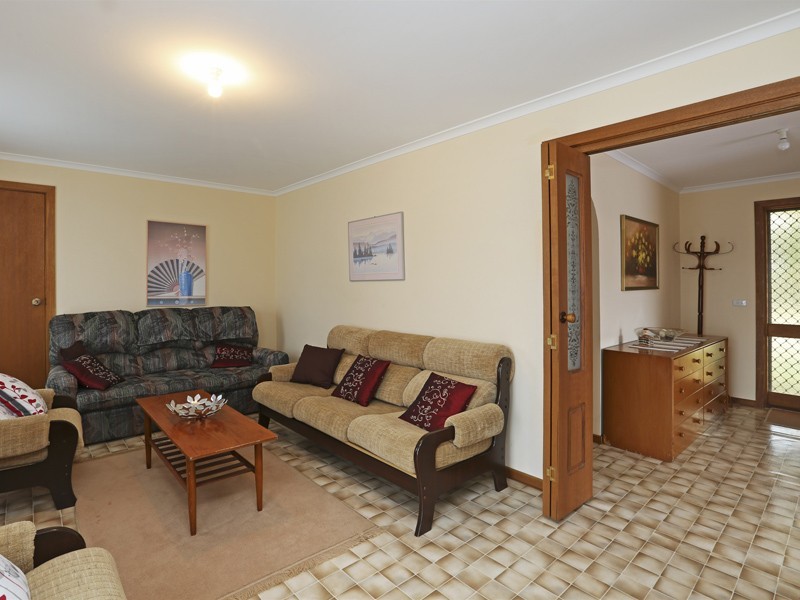 55 Lake View Crescent, St Leonards VIC 3223